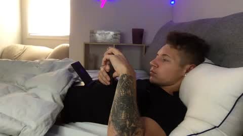 Snapshot of roastingcorn chatting on 01-05-25, 04:06 RoastingCorn online show from 01-05-25, 04:06