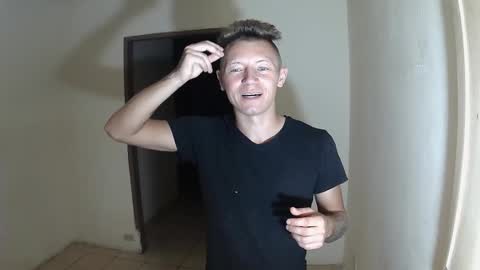 Snapshot of roastingcorn chatting on 10-12-25, 09:41 RoastingCorn online show from 10-12-25, 09:41