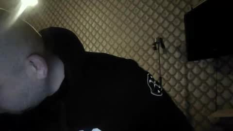 rob18997 online show from 11-21-25, 05:11