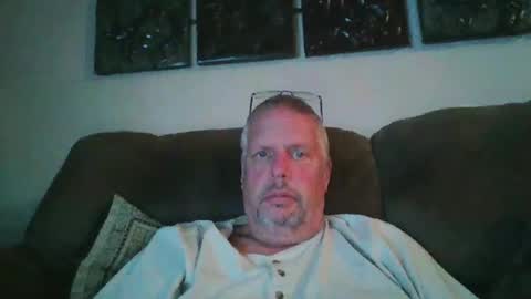Snapshot of rob9271963 chatting on 01-03-25, 02:43 Rob online show from 01-03-25, 02:43