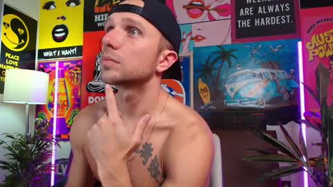 Snapshot of rob_ryder chatting on 12-24-24, 02:32 rob ryder online show from 12-24-24, 02:32