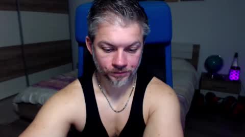 Snapshot of robbyshawz chatting on 12-12-24, 10:02 robbyshawz online show from 12-12-24, 10:02