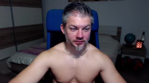 Snapshot of robbyshawz chatting on 12-18-24, 06:53 robbyshawz online show from 12-18-24, 06:53
