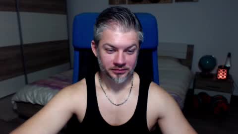 Snapshot of robbyshawz chatting on 12-18-24, 09:58 robbyshawz online show from 12-18-24, 09:58