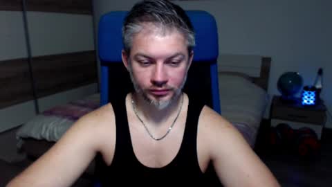 Snapshot of robbyshawz chatting on 12-19-24, 09:51 robbyshawz online show from 12-19-24, 09:51
