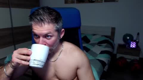 Snapshot of robbyshawz chatting on 01-15-25, 05:08 robbyshawz online show from 01-15-25, 05:08