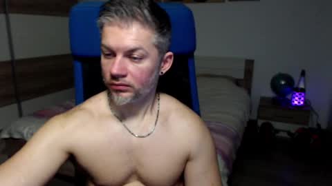 Snapshot of robbyshawz chatting on 02-27-25, 10:48 robbyshawz online show from 02-27-25, 10:48