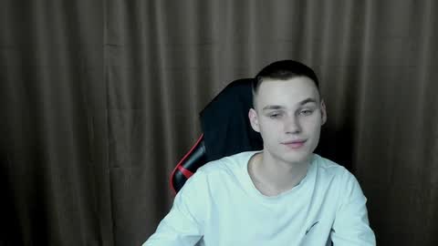 Snapshot of robert10211 chatting on 12-11-24, 09:45 robert10211 online show from 12-11-24, 09:45