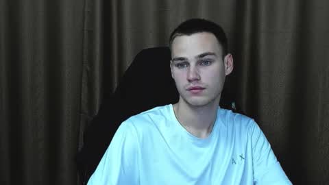 Snapshot of robert10211 chatting on 09-12-25, 04:29 robert10211 online show from 09-12-25, 04:29