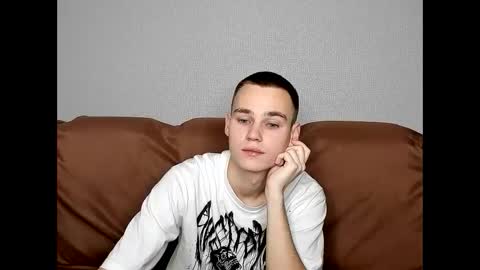 Snapshot of robert10211 chatting on 11-03-25, 11:33 robert10211 online show from 11-03-25, 11:33