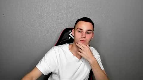 Snapshot of robert10211 chatting on 11-07-25, 03:28 robert10211 online show from 11-07-25, 03:28