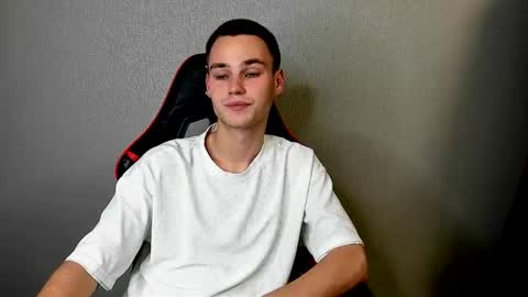 Snapshot of robert10211 chatting on 11-18-25, 03:34 robert10211 online show from 11-18-25, 03:34