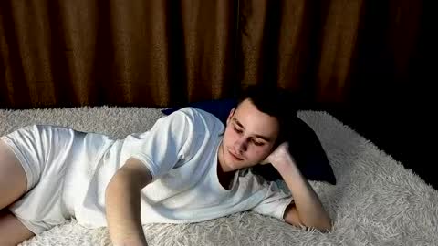 Snapshot of robert10211 chatting on 03-02-26, 10:44 robert10211 online show from 03-02-26, 10:44