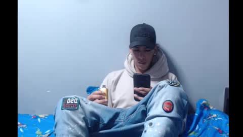 Snapshot of robert_kingg chatting on 12-03-25, 10:30 robert_kingg online show from 12-03-25, 10:30