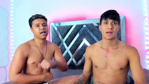 Snapshot of robertmiller21 chatting on 01-06-25, 04:36 Robert Miller And Mael Thompson online show from 01-06-25, 04:36