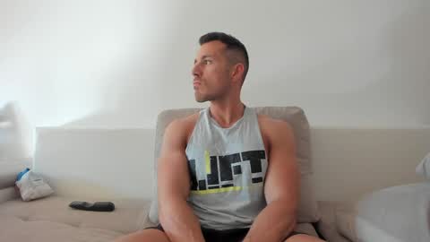 roberto4ever online show from 06-09-26, 04:57