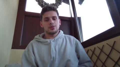 Roberto online show from 12-18-24, 02:06