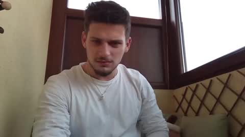 Snapshot of roberto_twink1 chatting on 01-18-26, 08:40 Roberto online show from 01-18-26, 08:40