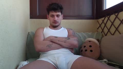 Snapshot of roberto_twink1 chatting on 03-09-26, 06:39 Roberto online show from 03-09-26, 06:39