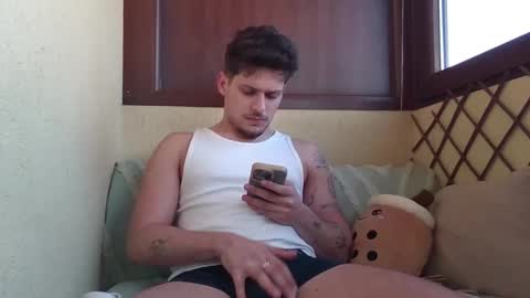 Snapshot of roberto_twink1 chatting on 03-11-26, 06:41 Roberto online show from 03-11-26, 06:41