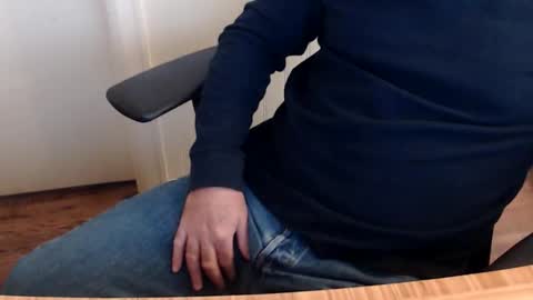 Snapshot of robidan6923 chatting on 10-28-25, 02:31 robidan6923 online show from 10-28-25, 02:31