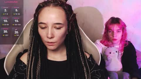 Snapshot of robin_yours chatting on 11-18-25, 12:31 Robin your online show from 11-18-25, 12:31