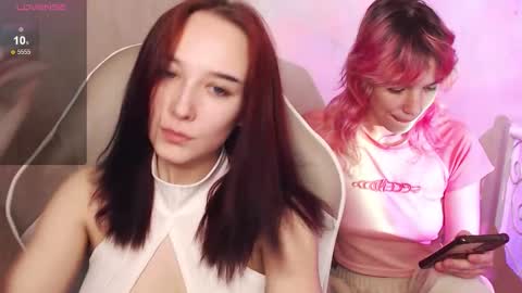 Snapshot of robin_yours chatting on 12-17-25, 12:33 Robin your online show from 12-17-25, 12:33