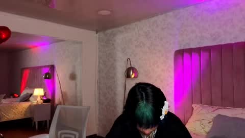 robin D online show from 09-26-25, 01:15