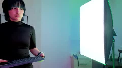 robin D online show from 10-18-25, 10:16