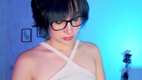 robin D online show from 11-20-25, 01:00