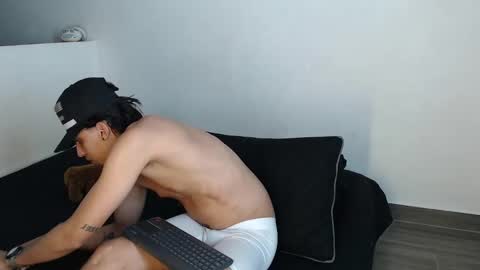 Snapshot of robisson_zack chatting on 09-11-25, 10:04 Robisson Zack online show from 09-11-25, 10:04