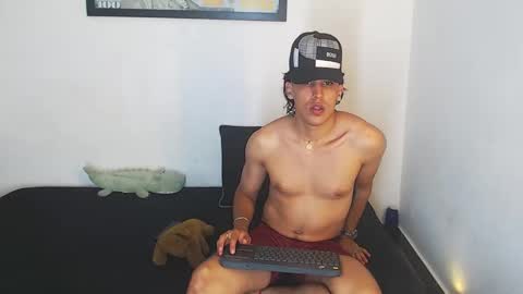 Snapshot of robisson_zack chatting on 11-11-25, 10:10 Robisson Zack online show from 11-11-25, 10:10