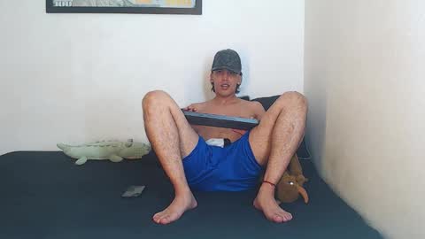 Snapshot of robisson_zack chatting on 11-21-25, 04:00 Robisson Zack online show from 11-21-25, 04:00