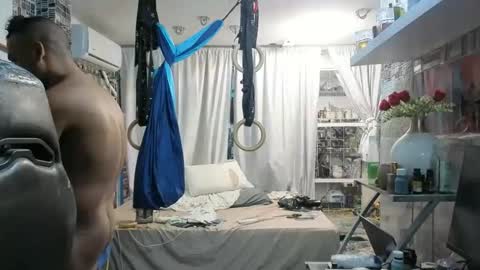 Snapshot of robotjojo1888 chatting on 02-25-26, 03:43 cazador 99 online show from 02-25-26, 03:43