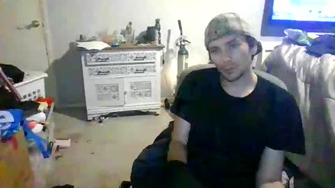 Snapshot of robwit8 chatting on 12-02-25, 08:04 Rob witha 8 online show from 12-02-25, 08:04