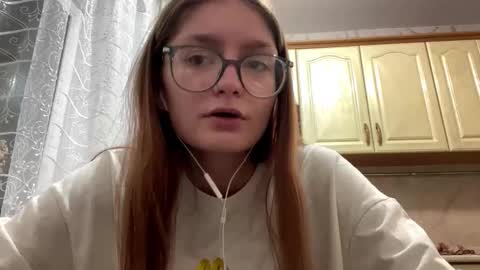 Snapshot of robynsentinella chatting on 11-18-25, 10:31 robynsentinella online show from 11-18-25, 10:31