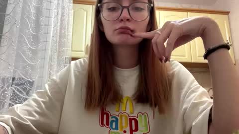 robynsentinella online show from 11-22-25, 09:08