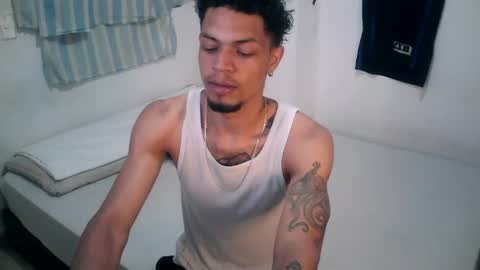 Snapshot of rocco99xx chatting on 10-09-25, 01:20 Rocco online show from 10-09-25, 01:20