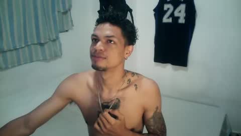 Snapshot of rocco99xx chatting on 10-18-25, 12:50 Rocco online show from 10-18-25, 12:50