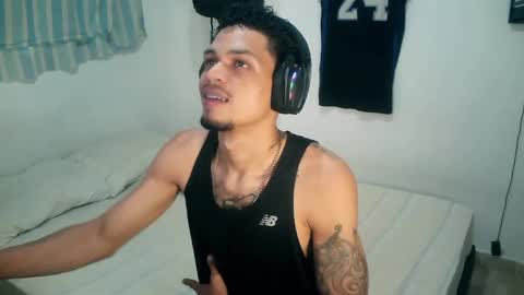 Snapshot of rocco99xx chatting on 11-11-25, 02:11 Rocco online show from 11-11-25, 02:11