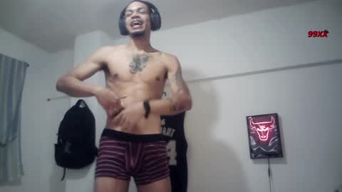 Snapshot of rocco99xx chatting on 11-28-25, 01:58 Rocco online show from 11-28-25, 01:58