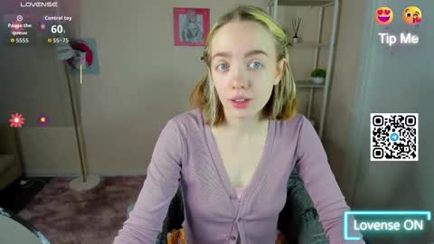 Snapshot of rockett_bunny chatting on 10-05-25, 01:26 Rockett online show from 10-05-25, 01:26