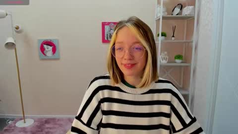 Snapshot of rockett_bunny chatting on 10-11-25, 01:05 Rockett online show from 10-11-25, 01:05