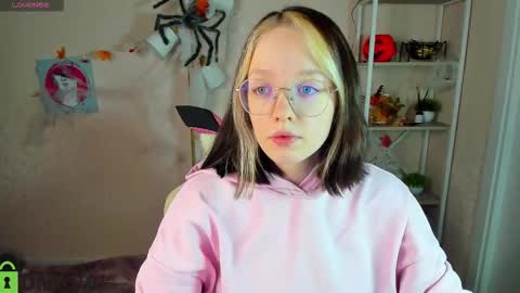 Snapshot of rockett_bunny chatting on 11-12-25, 01:06 Rockett online show from 11-12-25, 01:06