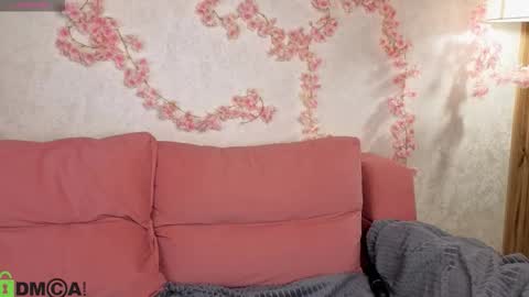 Snapshot of rockett_bunny chatting on 12-02-25, 01:11 Rockett online show from 12-02-25, 01:11