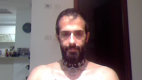 Snapshot of rockistman1 chatting on 12-17-25, 07:42 rockistman1 online show from 12-17-25, 07:42