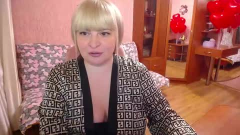 Snapshot of rocknlinxx chatting on 10-17-25, 03:03 Rocknlinxx online show from 10-17-25, 03:03