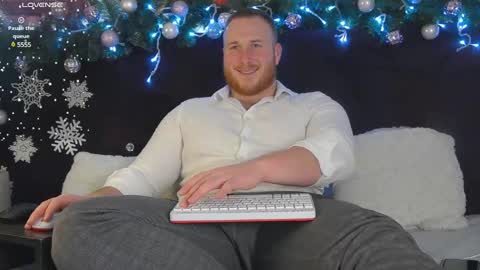 Snapshot of roddy_riss chatting on 12-12-24, 02:00 Roddy online show from 12-12-24, 02:00