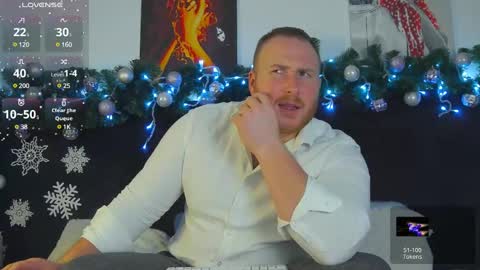 Snapshot of roddy_riss chatting on 12-15-24, 08:08 Roddy online show from 12-15-24, 08:08