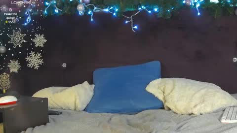 Snapshot of roddy_riss chatting on 12-24-24, 05:02 Roddy online show from 12-24-24, 05:02